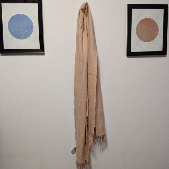 Peach coloured Calvin Klein scarf - Picture 1 of 2